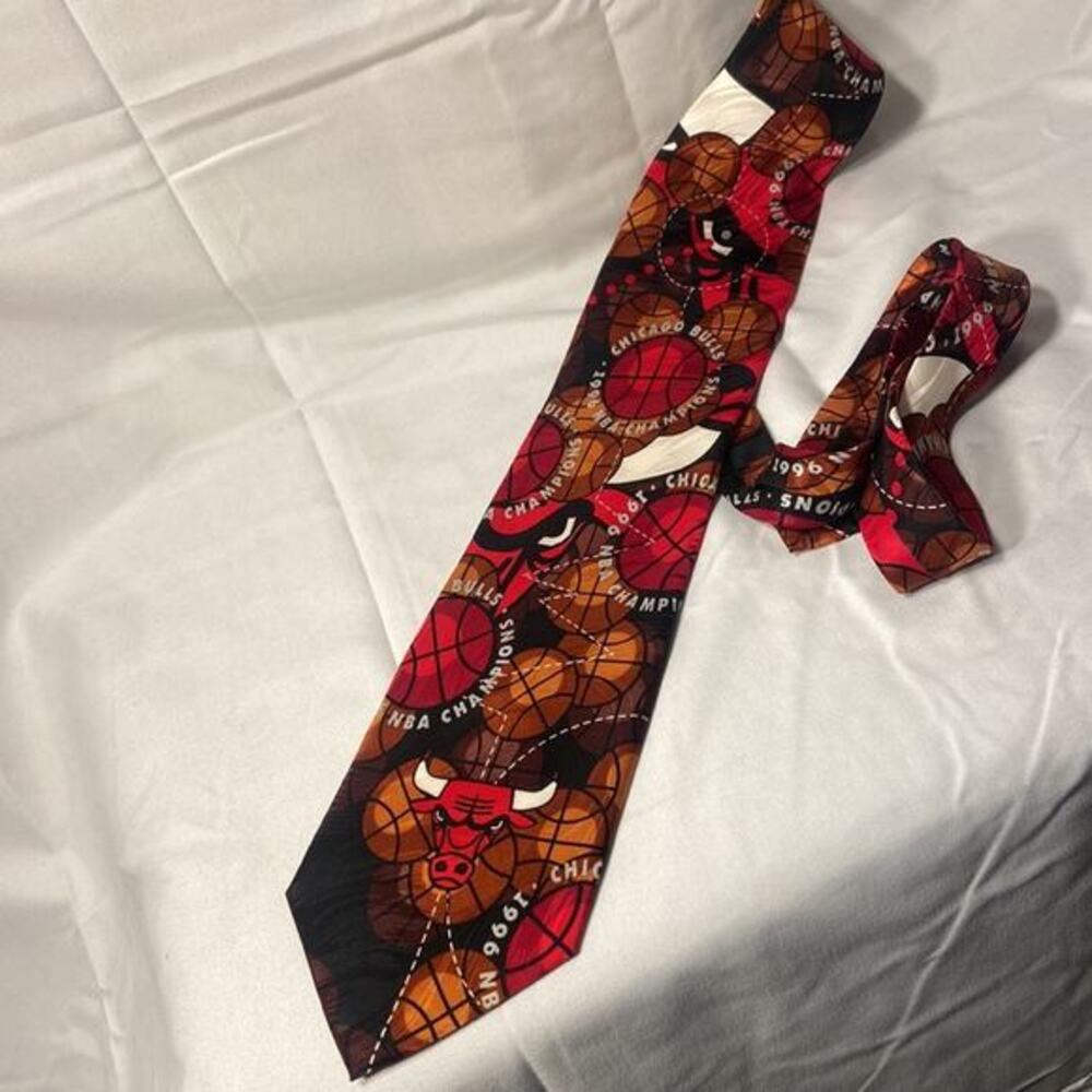 Win‎ it or Lose it/ Chicago Bulls 1996 NBA Champions Silk Tie, Limited Edition